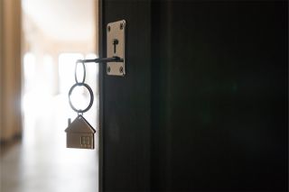 Foto: Schlüssel und Türe